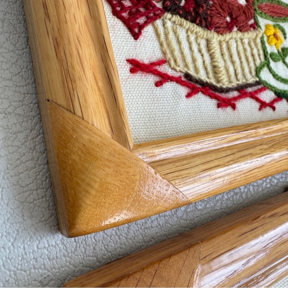 Vintage 70s Framed Crewel Art Set of 2 - Picture 10 of 13